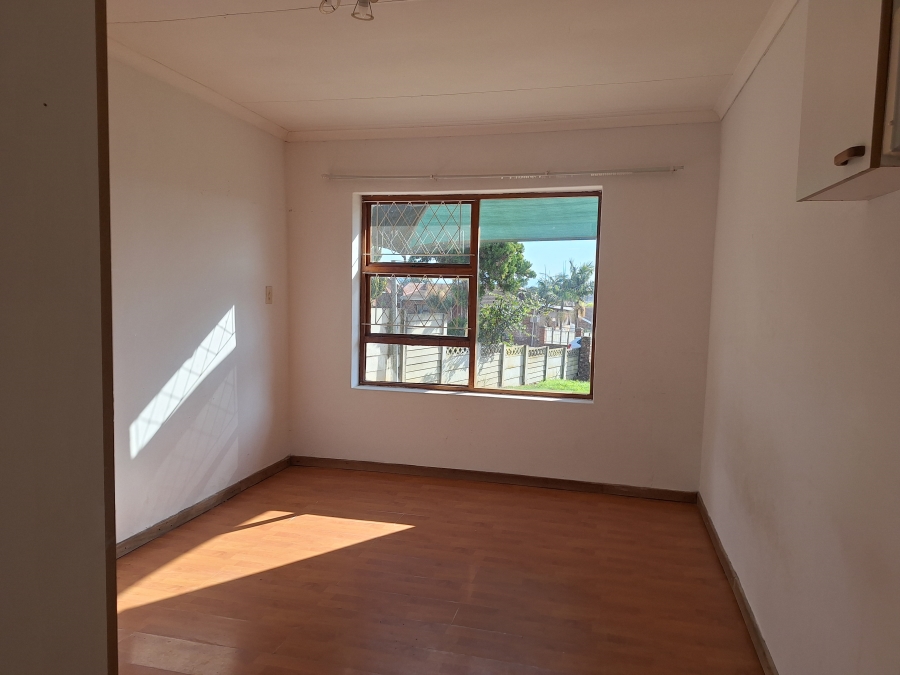To Let 4 Bedroom Property for Rent in Strelitzia Park Eastern Cape